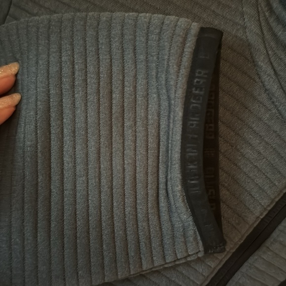 Gray-ish blue front zip lightweight jacket - Picture 5 of 6